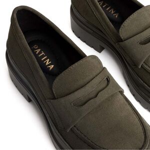 5.5 Patina Zoe Chunky Loafer in Tarragon